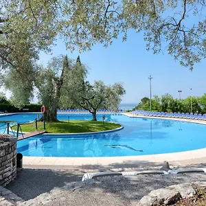 residence-parco-del-garda.hotelinveneto.com/